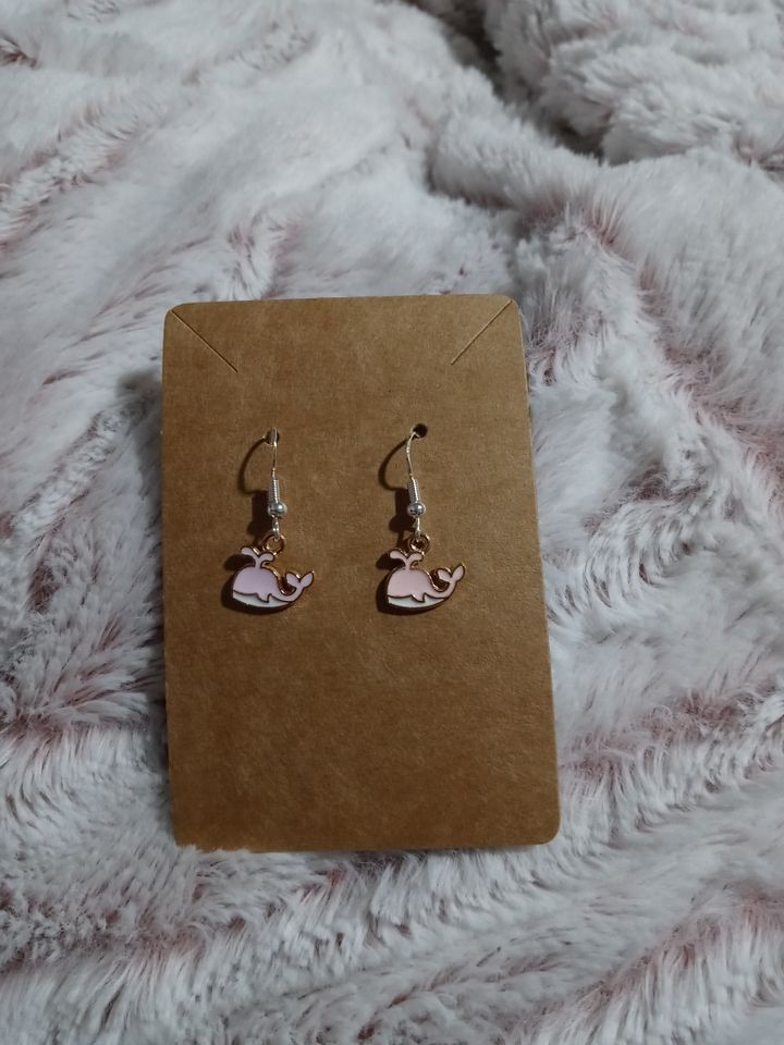 Boss momma whale earrings product image (1)