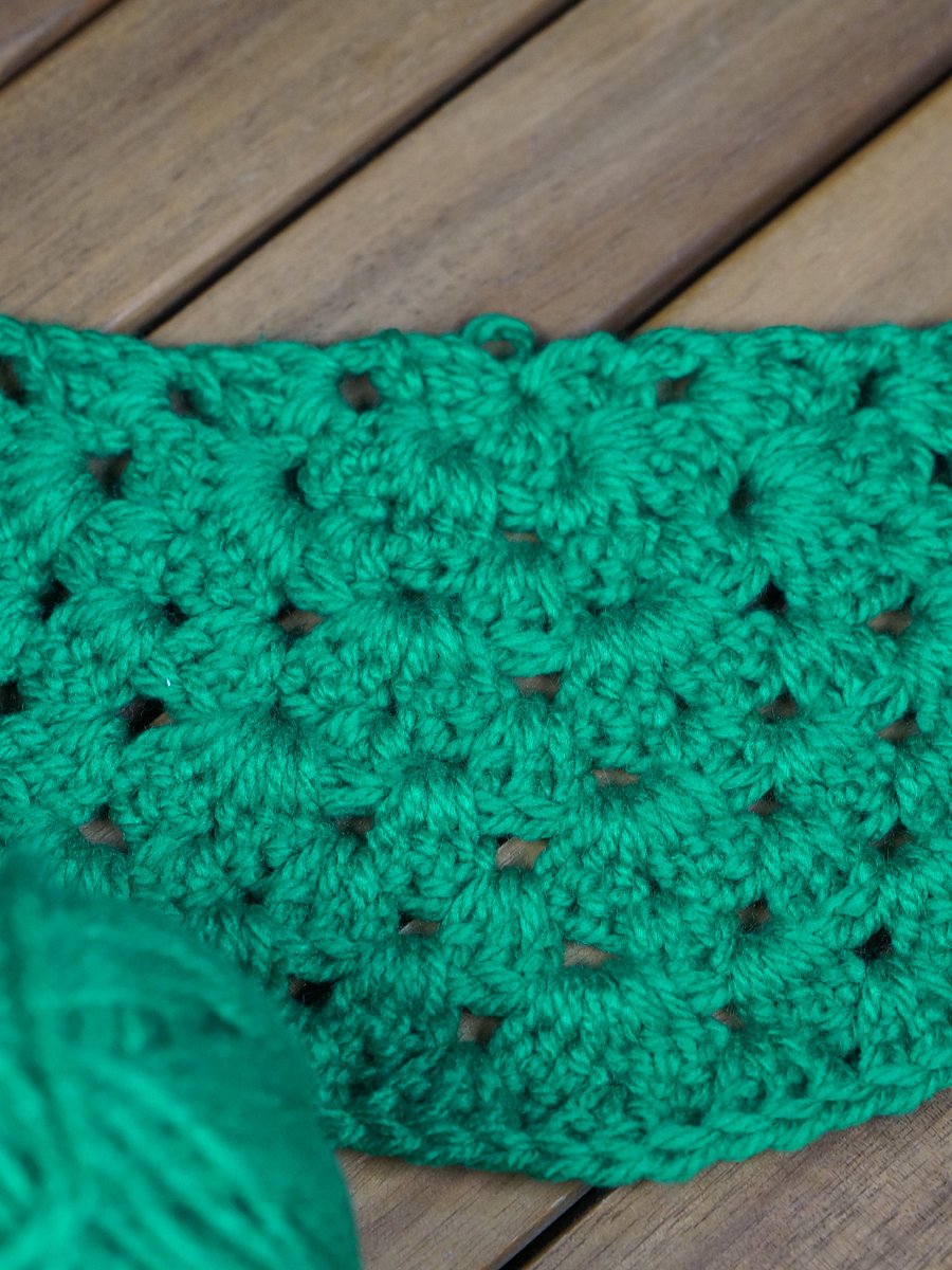 Half circle granny striped crochet pdf pattern product image (3)