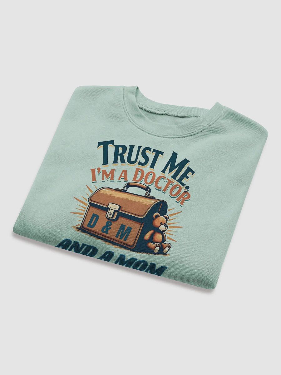 Doctor Mom Illustrated Crop Sweatshirt product image (23)