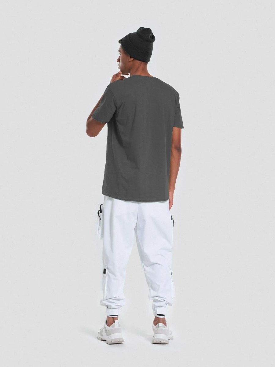 T-Shirt- Buying a house isn't scary when I'm your real estate agent product image (6)