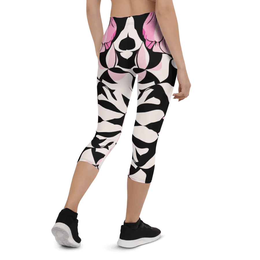 Floral Fantasy All-Over Capri Leggings product image (2)