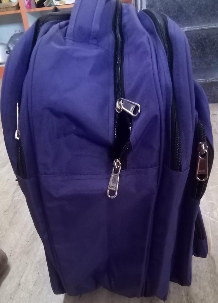 school bag product image (2)