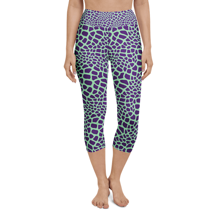 Green Giraffe Capri Leggings product image (4)