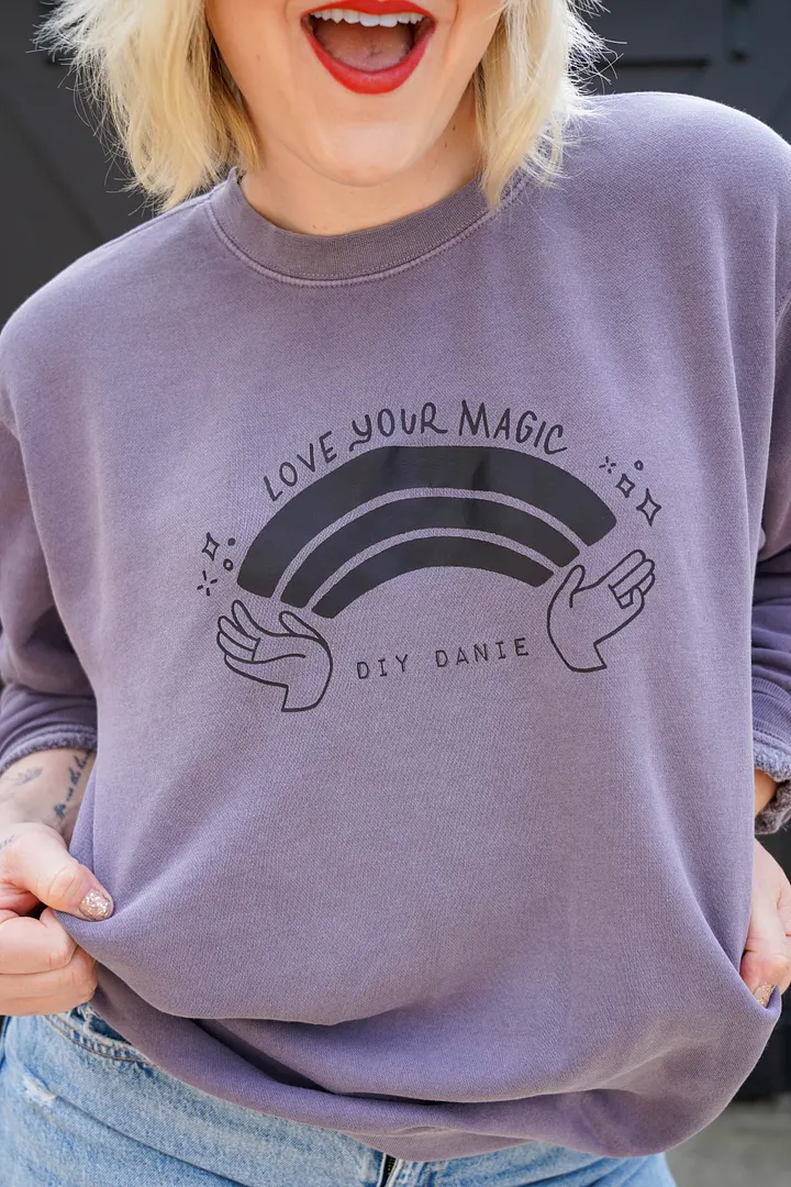 LOVE YOUR MAGIC CREW NECK - Black txt product image (2)