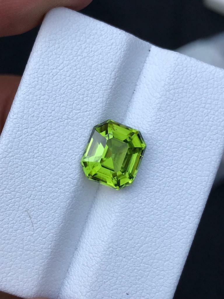 PERIDOT STONE FOR MEN’S RING ENGAGEMENT RING APPLE GREEN COLOR STEP CUT,3.70 CRT product image (8)