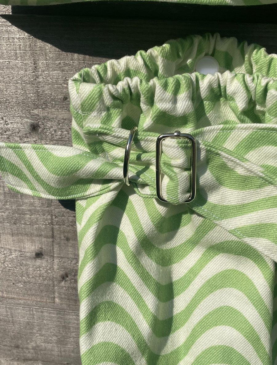 green swirl shorts and legwarmer set product image (3)