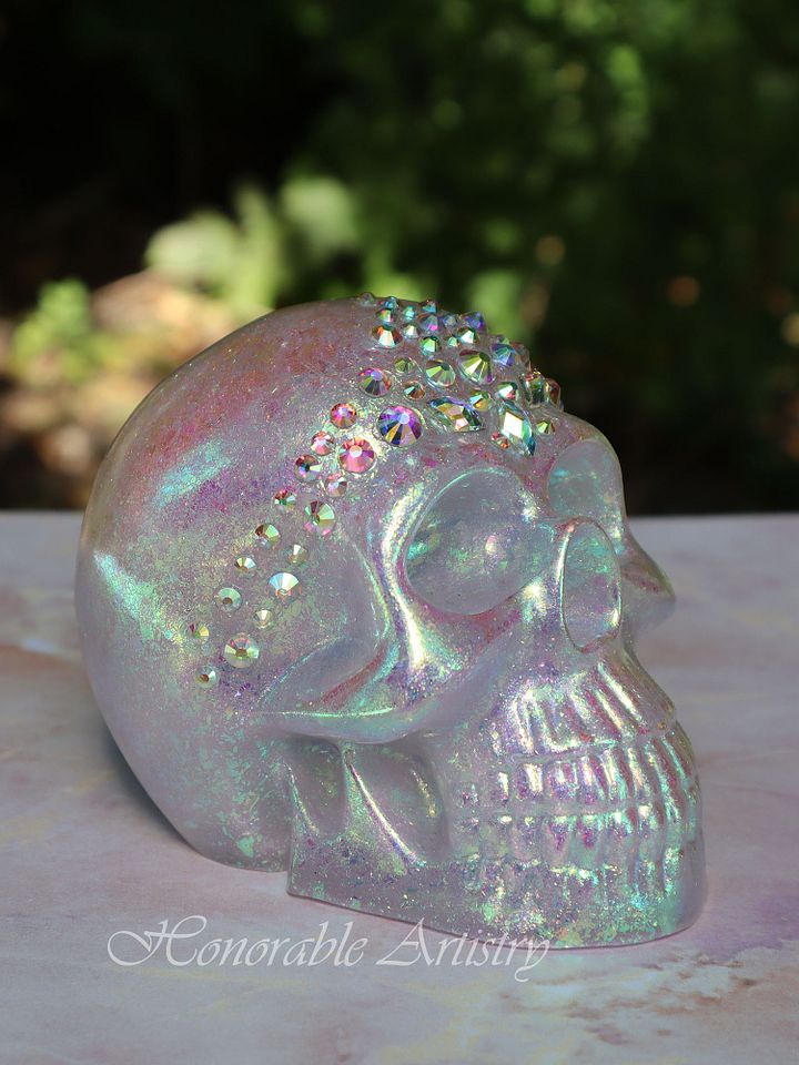 Opalescent-Pearlescent Rhinestone Resin Skull product image (1)