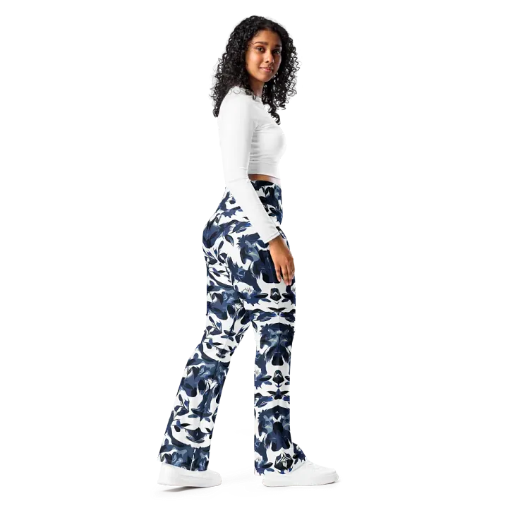Wild Waves | Flare Leggings product image (2)