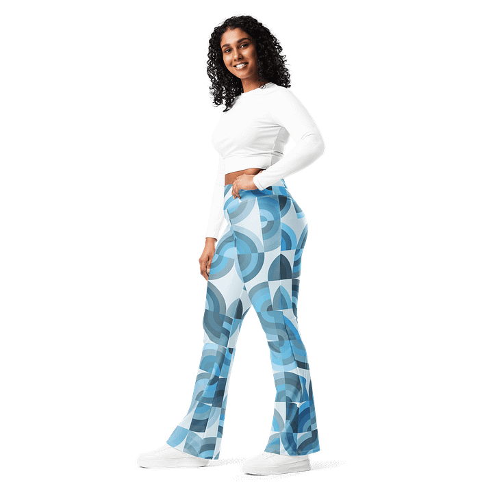 Symmetric Sky Flare Leggings product image (2)