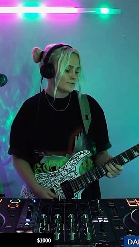 We call it SHRED N’ BASS in The Empire 🎸🔊

.
#twitchdj #twitch #dj #guitar #guitarshred #dnb #drumandbass