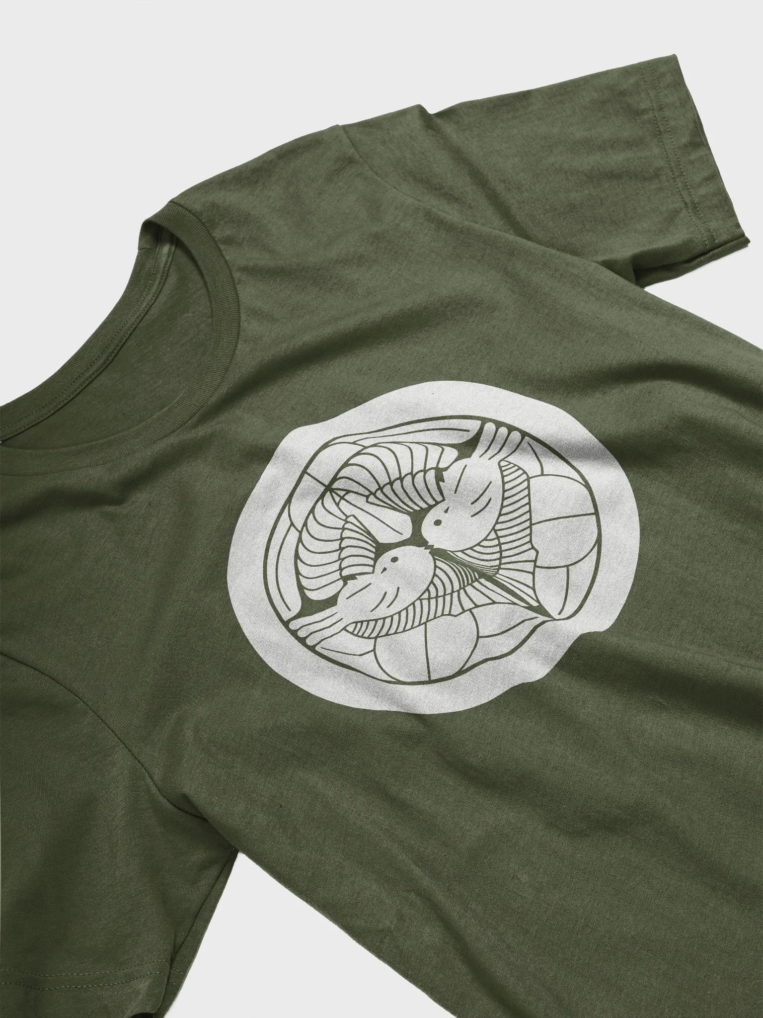 🏷️ Uesugi clan Mon T-shirt product image (1)