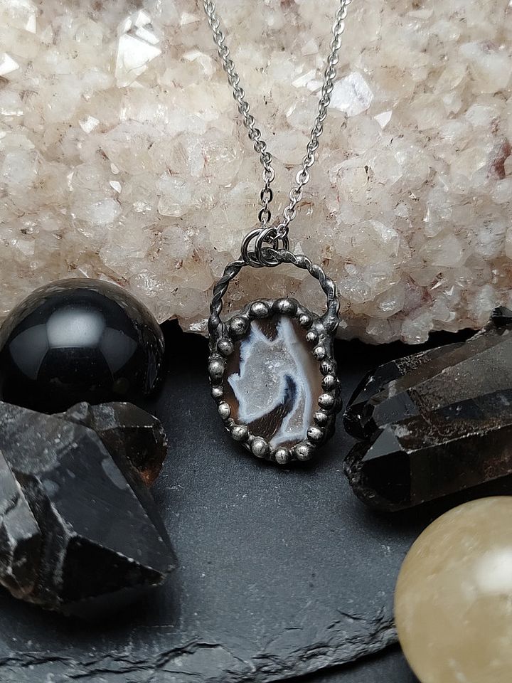 Sorcery Talisman - Oco Geode Bauble product image (1)