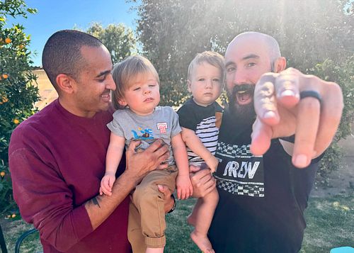 When two dads try to get their kids to look at the camera. @dramaticathlete’s son understood the assignment. @joshuajacobgerd...
