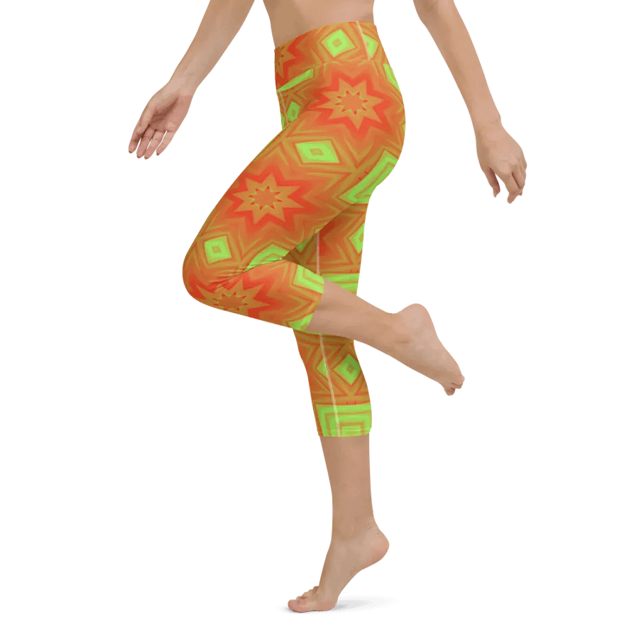 Graphic Gaze Capri Leggings product image (3)