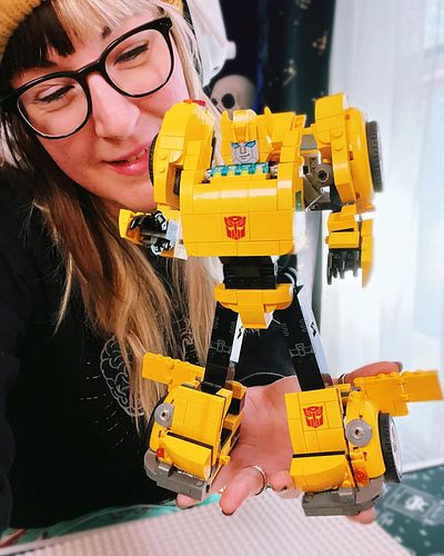 🤖🐝Checkout this Bumblebee Transformer!🐝🤖
 
One of my favorites to date! This is made completely out of LEGO and actually tran...