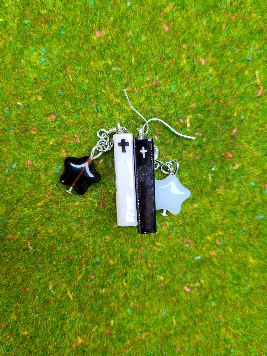 The Bible (King James Version) - Classic Book Earrings product image (3)