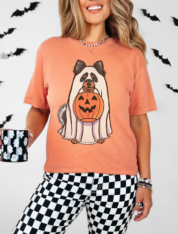 Funny Halloween Pomeranian(Tricolor) T-Shirt | Funny Pomeranian Wearing a Ghost Costume and Holding a Pumpkin Basket product image (15)