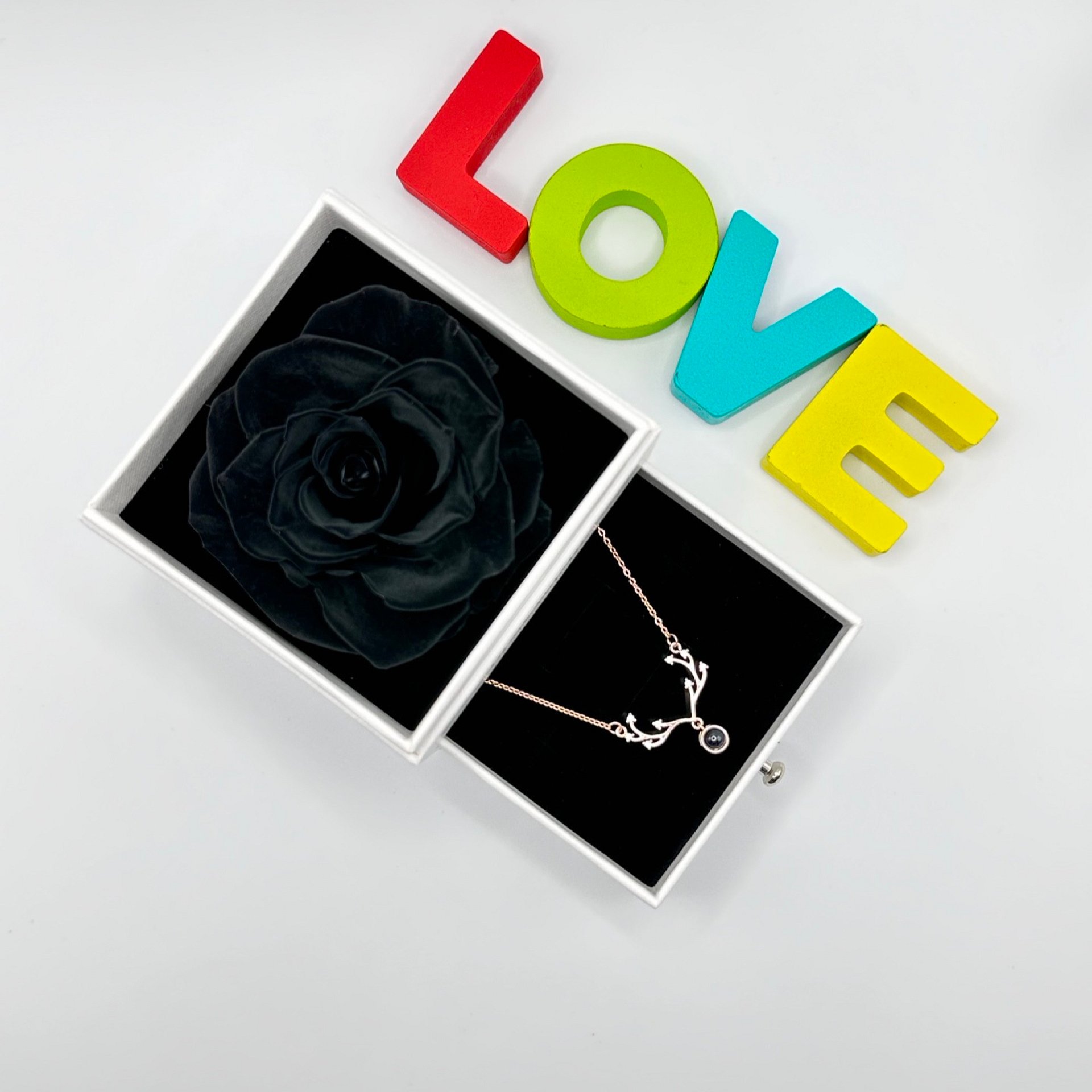 Eternal Rose Gift Box with "I Love You" Necklace – 100 Languages product image (4)