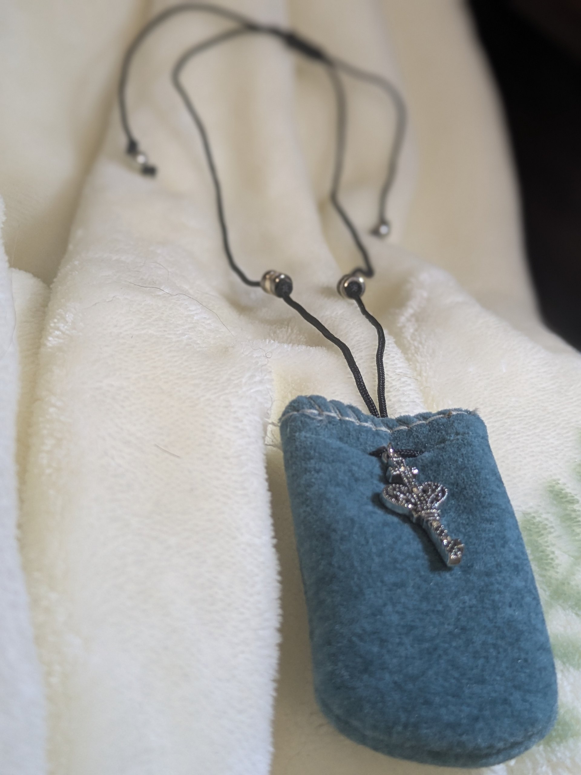 Royal-Key Adjustable Pouch Necklace product image (2)