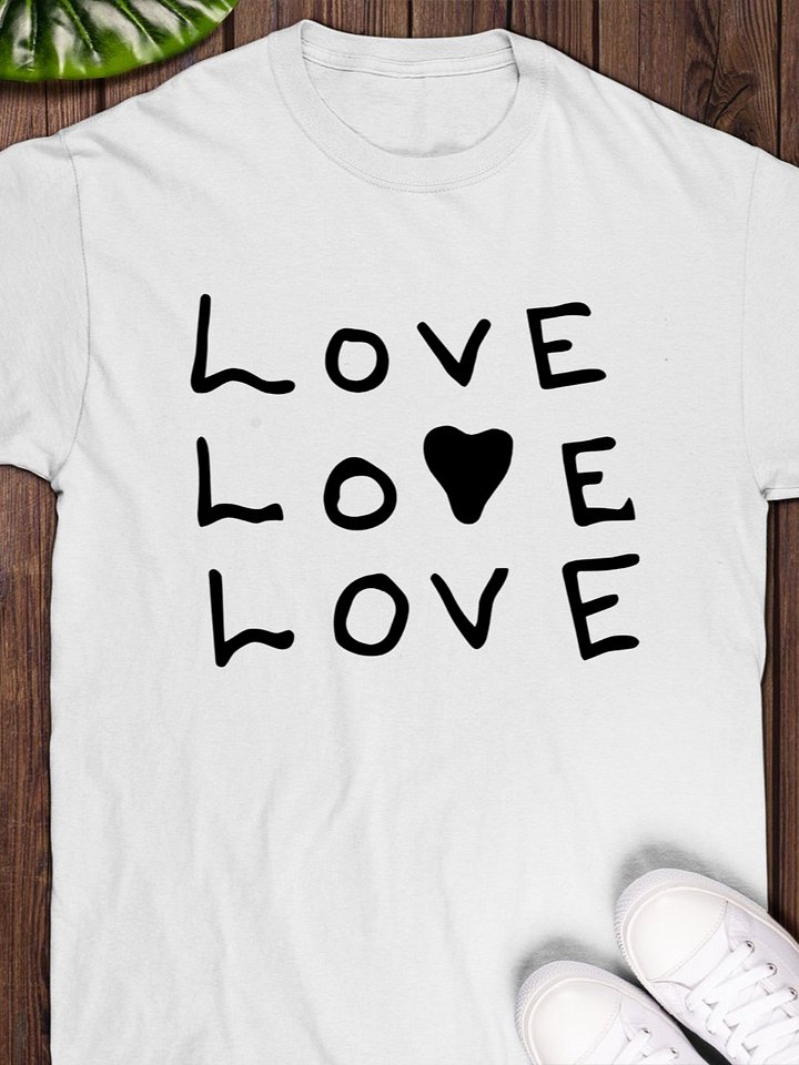 Shawn Mendes love on the road again krakow T-Shirt product image (1)