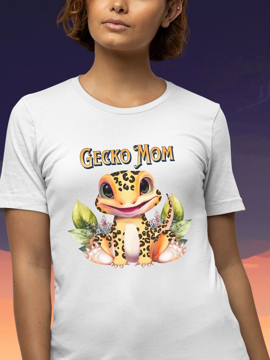 Gecko Mom Tee product image (2)