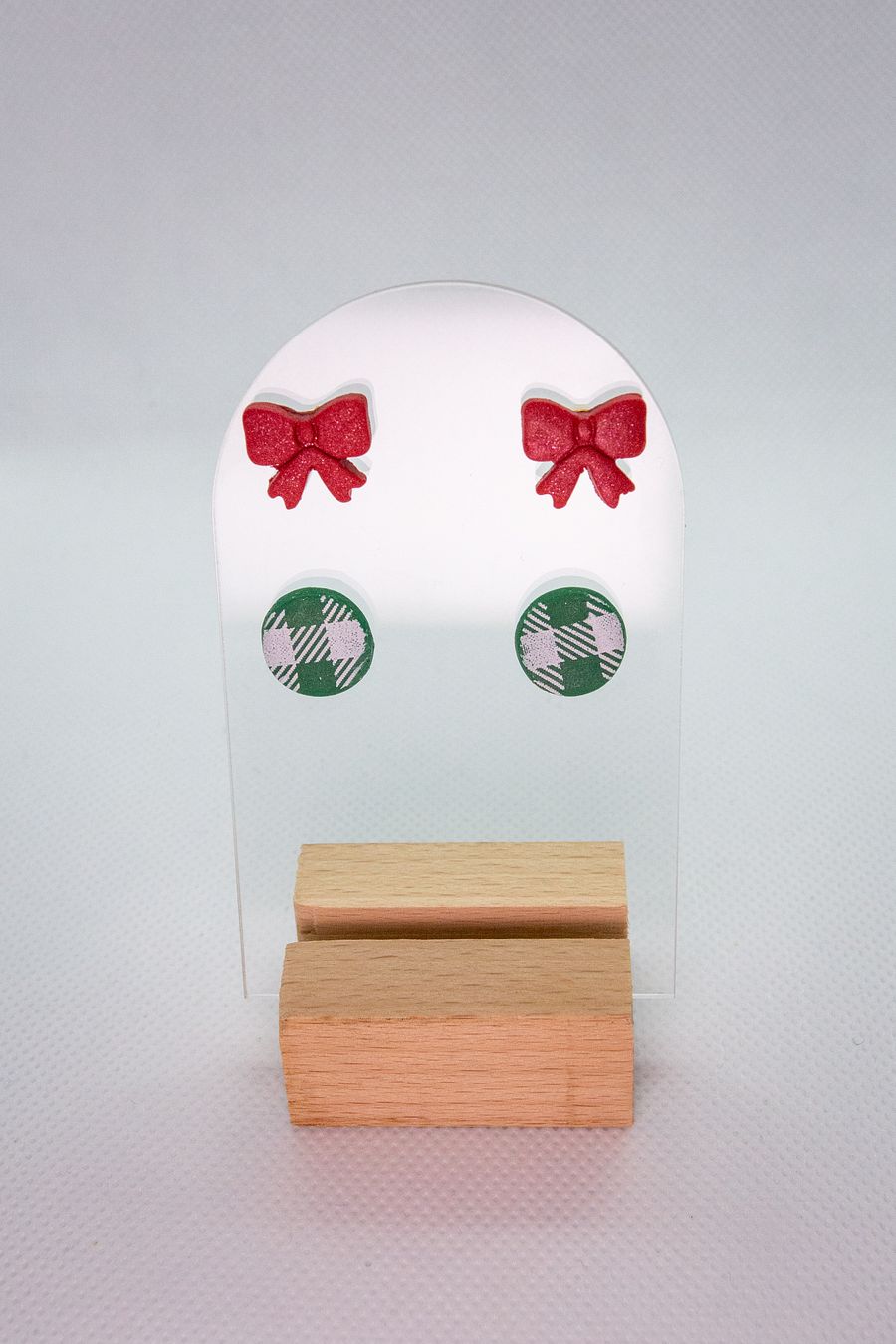 Red Bows / Green Plaid Stud Set product image (1)