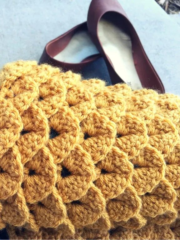 Dragon Tears Leg Warmers Crochet Pattern product image (2)