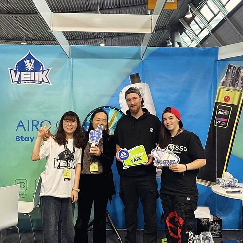 Auf der @_thehallofvape_ hatten wir ein tolles Gespräch mit @veiikofficial 
Leider waren sie ziemlich Versteck und noch am Sc...