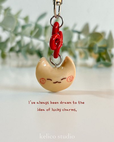 Sharing a bit behind my work and inspiration :) Do you guys have a lucky charm or keepsake? 
I already have a few ideas for m...