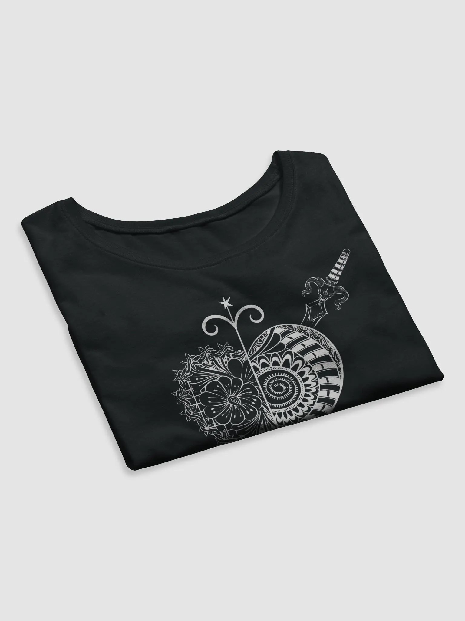Crop top noir avec le vèvè d’Erzulie Dantor product image (8)