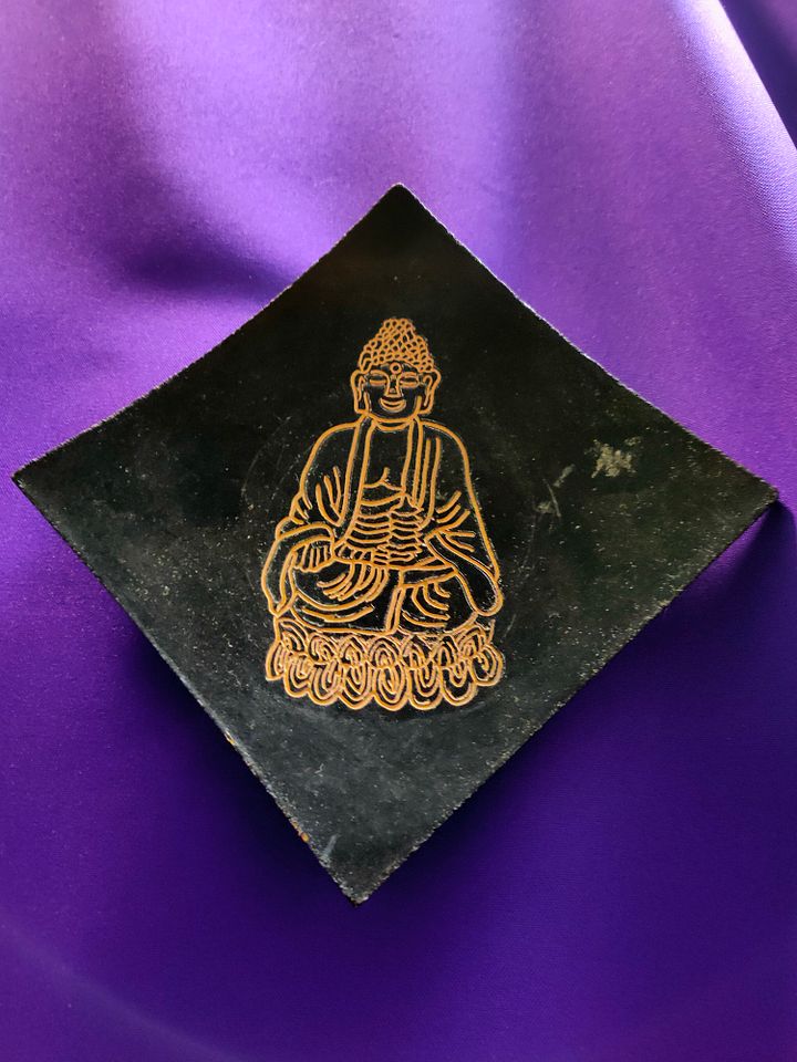 Prato de madeira buda cravado, espaço meditação, vintage, decoração mesa, parede, colecionador pratos, acessório energia, espiritualidade product image (1)