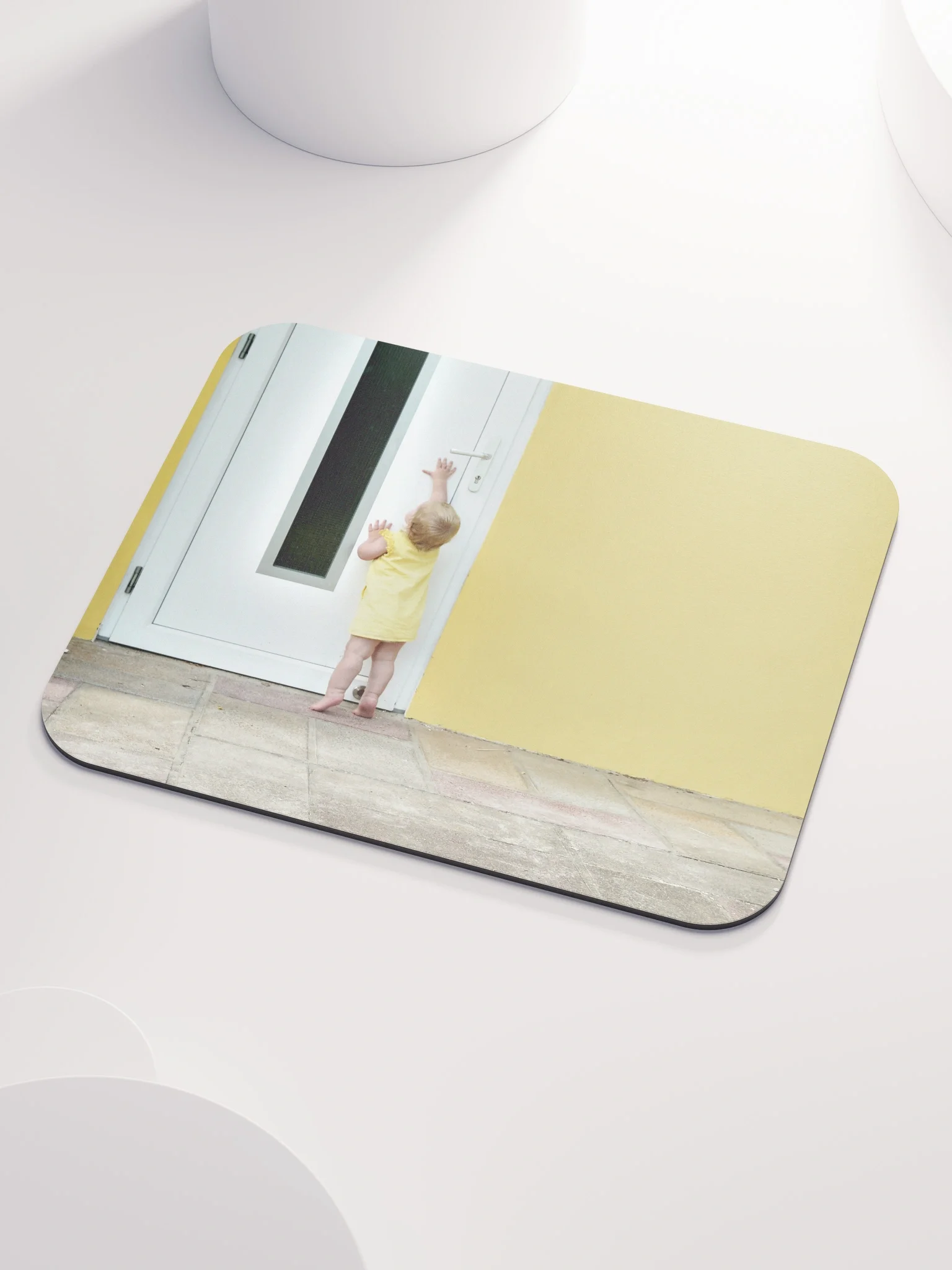 Mauspad - Kleines Mädchen an Tür product image (3)