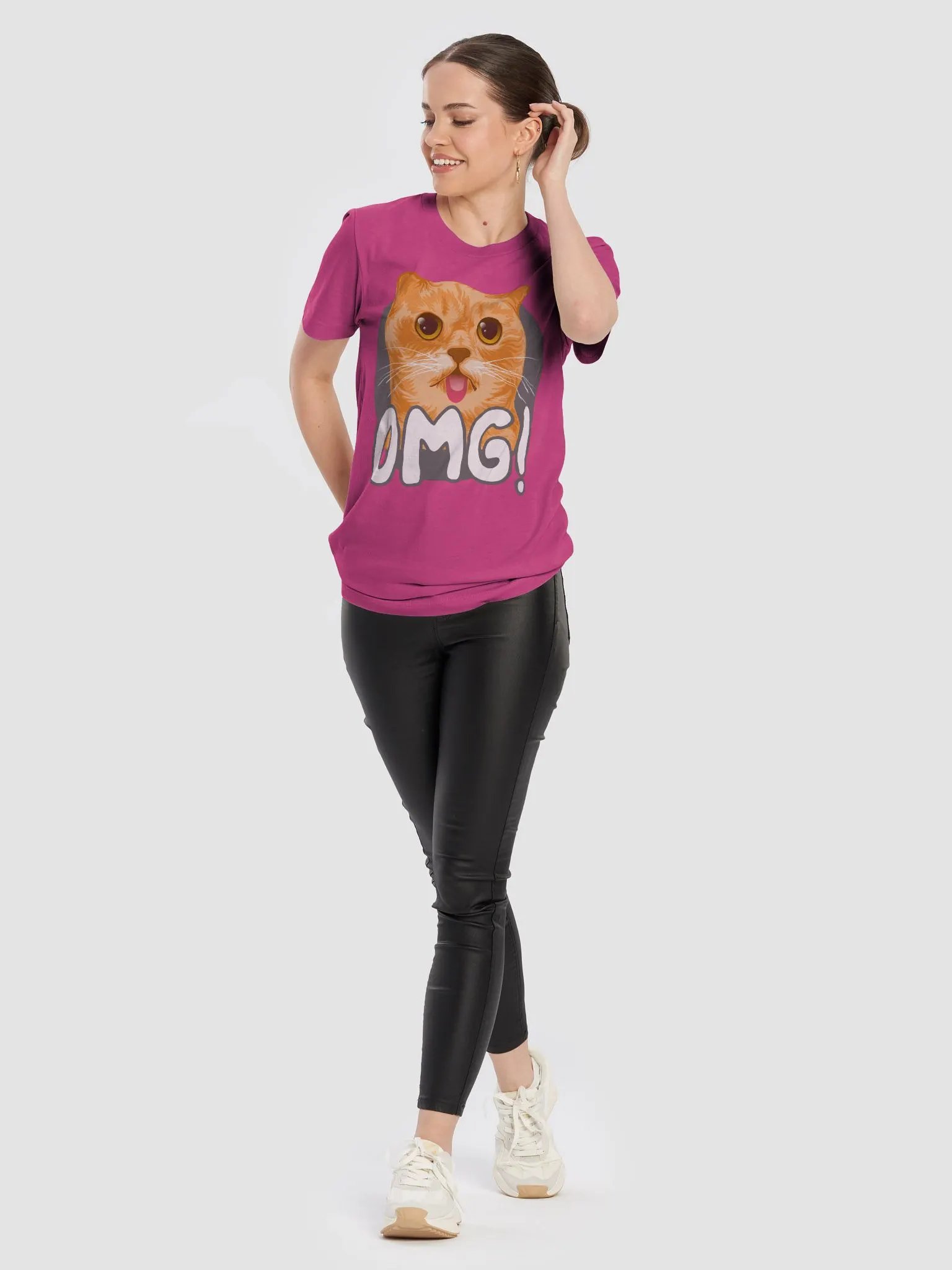 OMG! Surprised Cat Illustration T-Shirt product image (49)