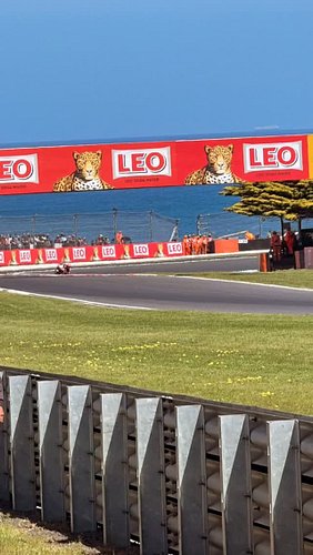 Epic! Sub 90 second laps at PI in Moto2!