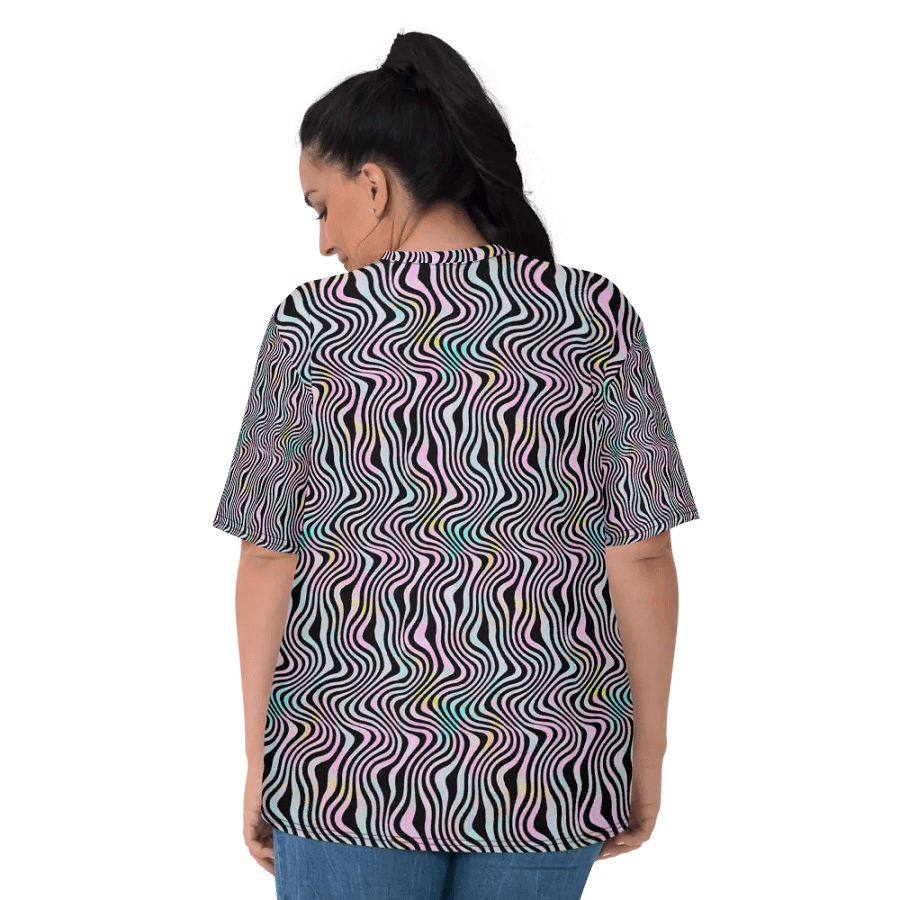 Ladies T shirt all over print wavy turquoise pink and black design ideal for light travel and slimming look product image (6)