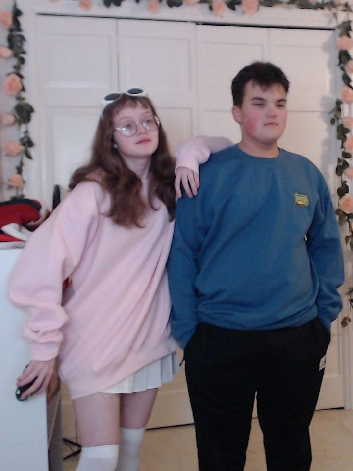 hippity hoppity the frog is on ur pockety (there is not a pocket on this sweatshirt) product image (2)