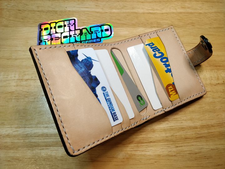 Clasped Wallet in "Crazy Horse" Black product image (2)