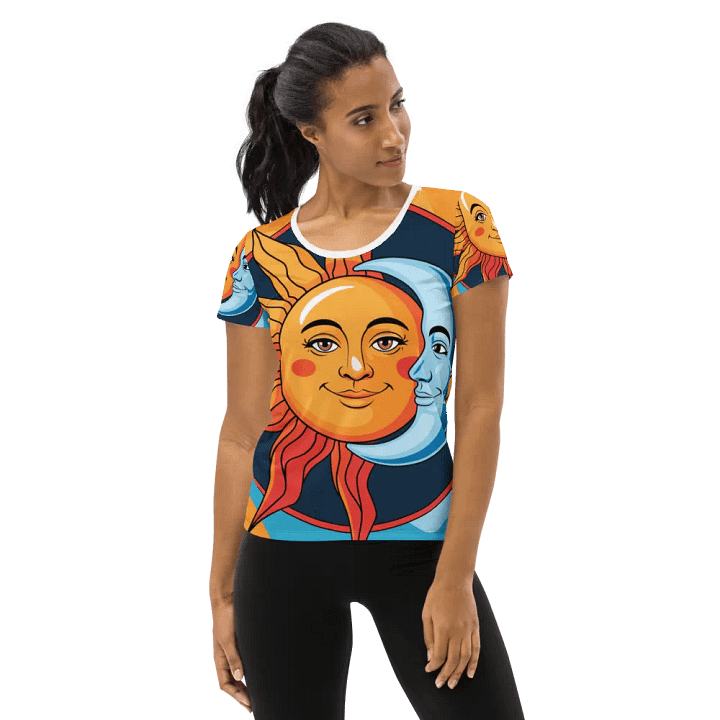 Graphic T-shirt product image (1)