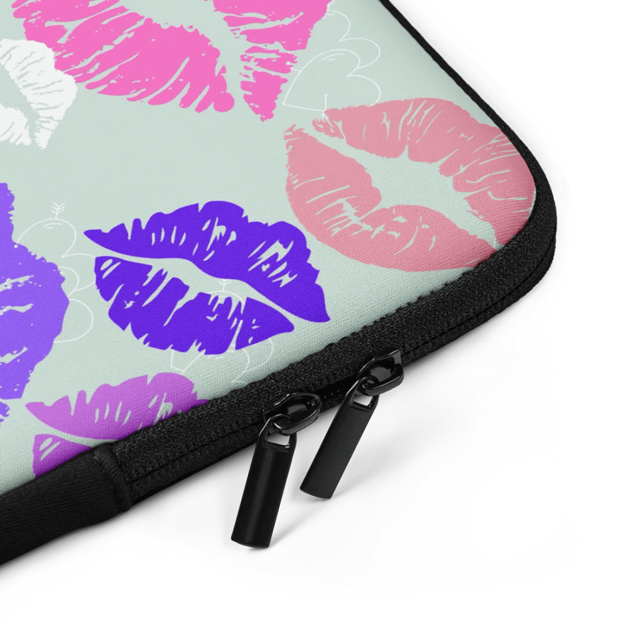 Kisses Laptop Sleeve product image (5)