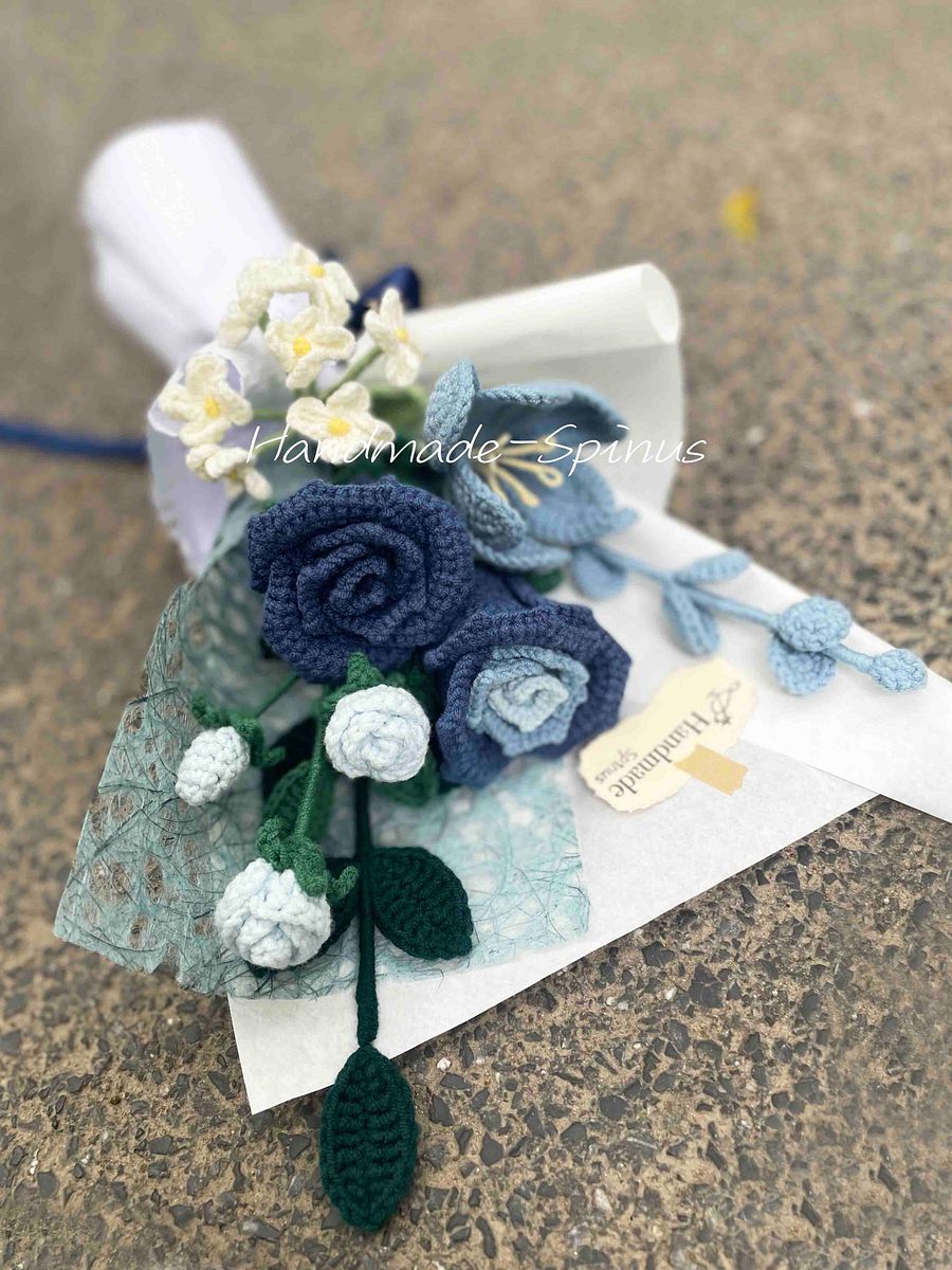 Heart Of Ice Crochet Knit Bouquet product image (5)