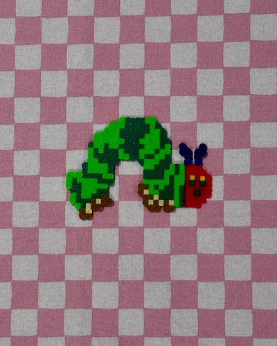The Very Hungry Caterpillar Perler Art 🐛
.
.
.
#perler #fusebeads #theveryhungrycaterpillar #perlerbeads