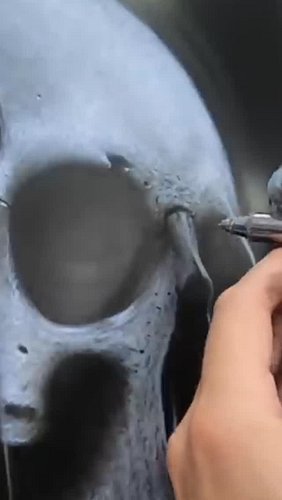 Utilizing Freehand Shields While Airbrushing 
#airbrush #airbrushart #iwataairbrush #createxcolors