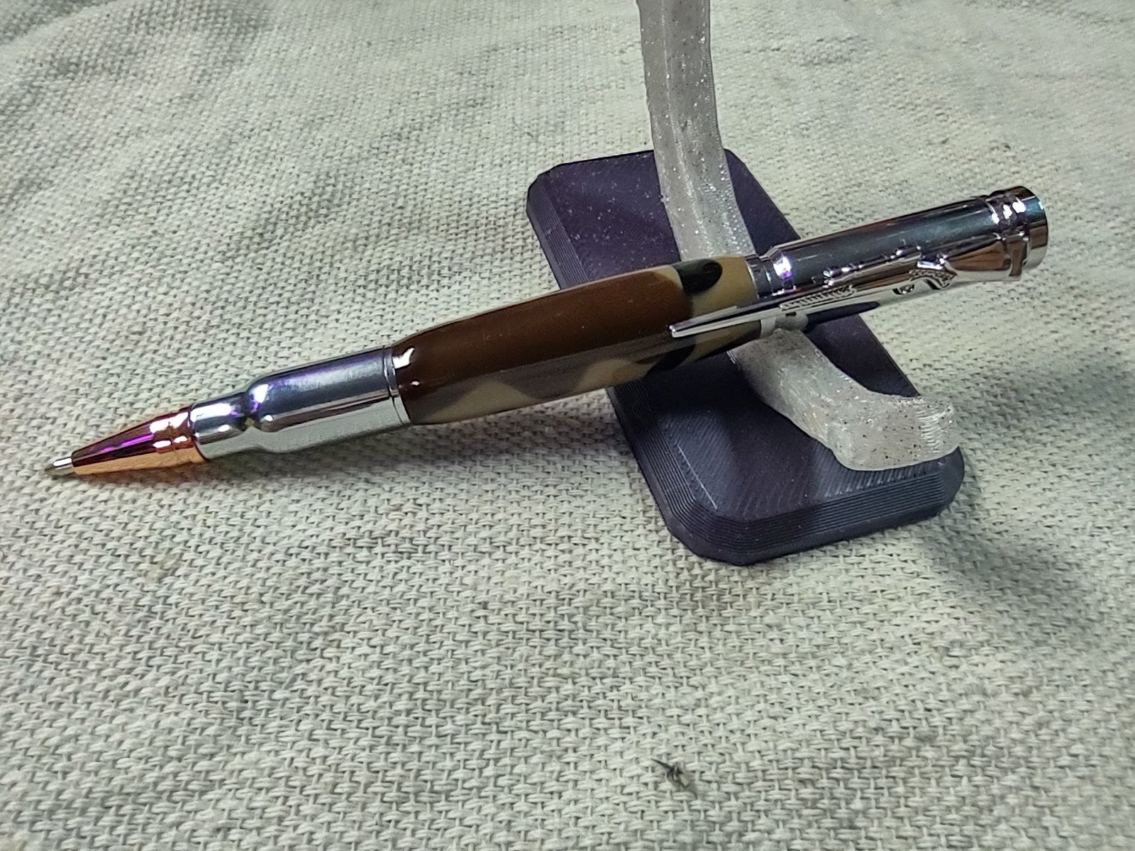 Stealth & Shine Bolt Action Pen – Dark Camo with Chrome Finish - RBBLTCAMO2 product image (4)