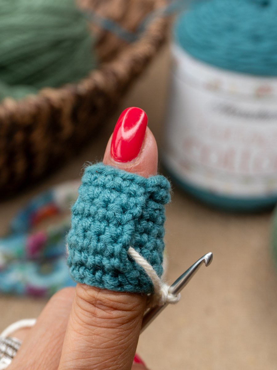 Finger Cuff Yarn Guide Crochet Pattern product image (3)