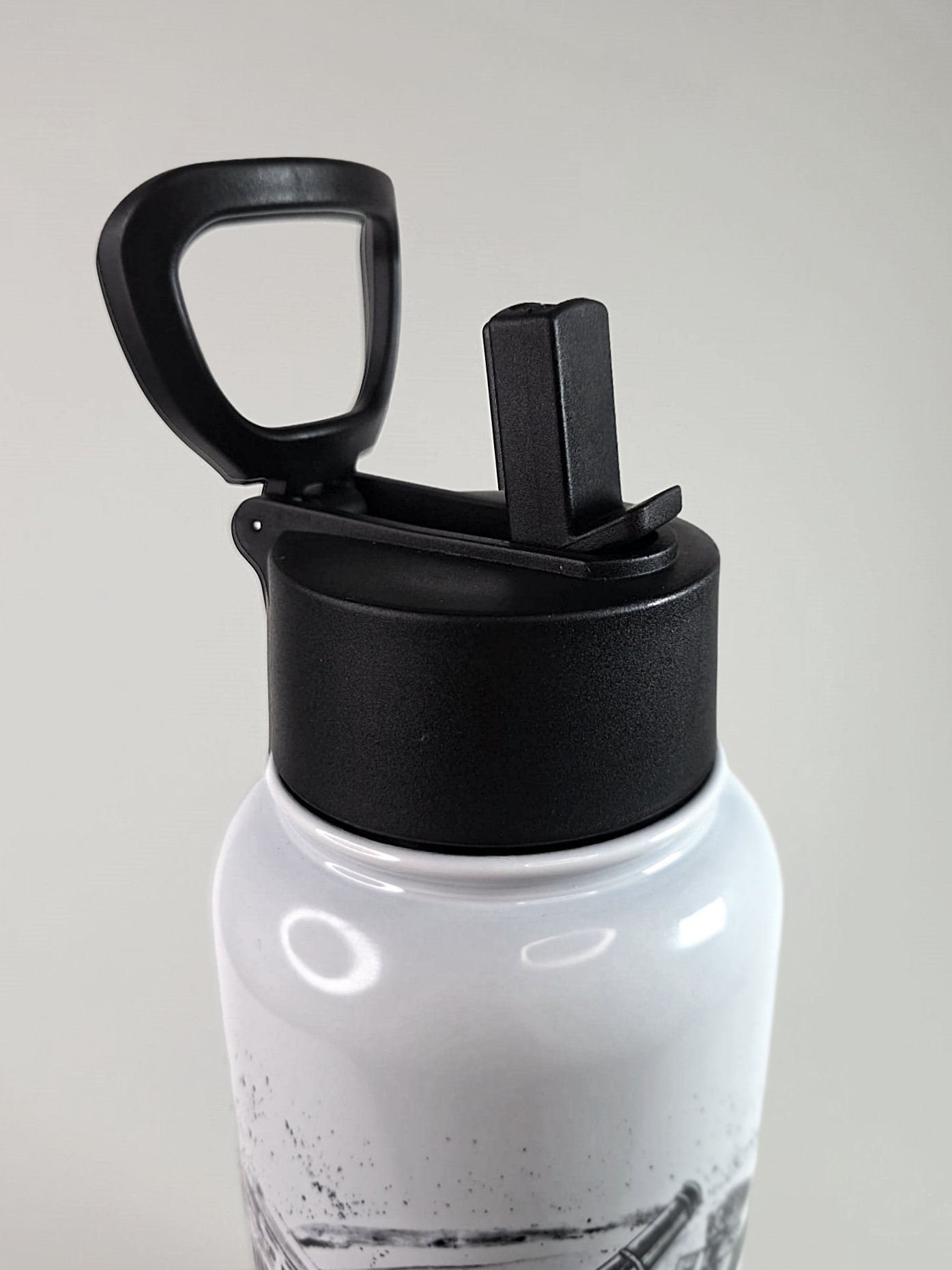 Thierry Henry Arsenal Water Bottle – 32oz Stainless Steel Sports Bottle with Straw | Perfect Christmas Gift for Young Arsenal Fans product image (3)