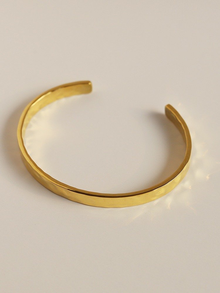 Irregular Hammer Pattern Bracelet | 18K Gold Plated product image (8)