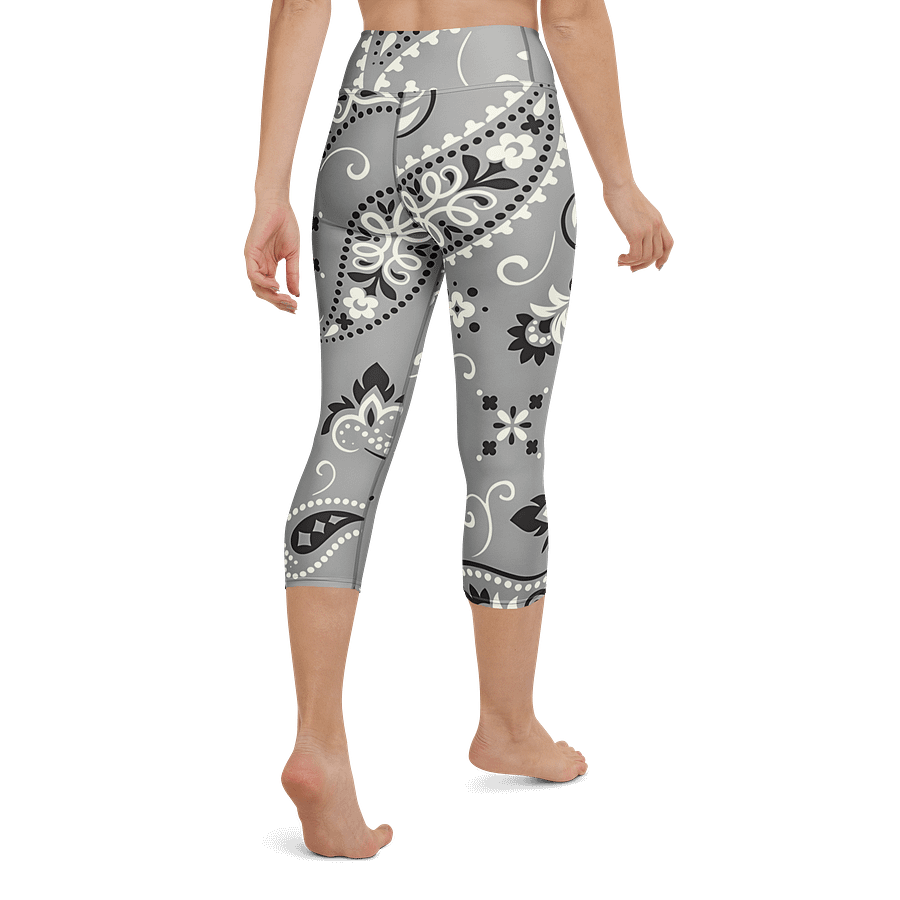 DTAC 90s Iconic Yoga Capri Leggings product image (3)