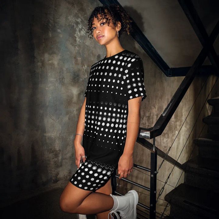 Abstract Black and White Flowers T Shirt Dress product image (1)