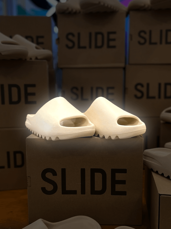 Yeezy Slide Vendor product image (3)