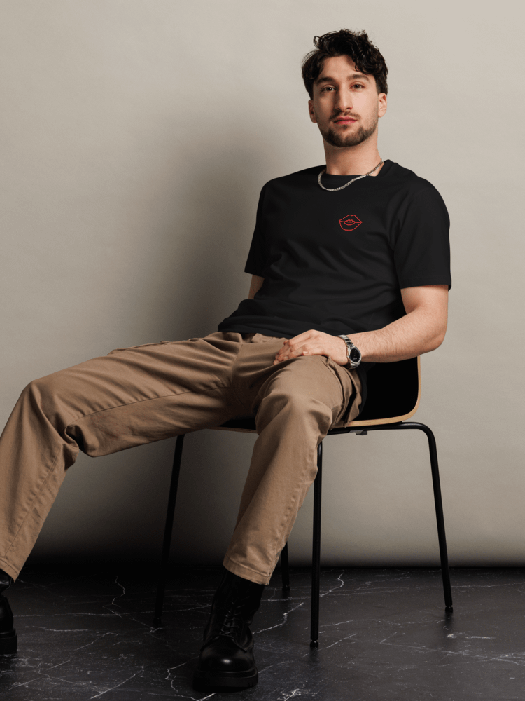 Joyful Grin Red Embroidered Line Drawing T-Shirt product image (10)